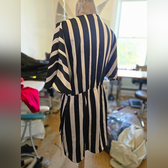 H&M Black and White Striped Wrap Dress. Large - Picture 4 of 6